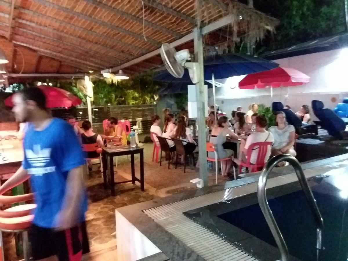 The Living Quarters Hostel 543 Sziemreap Kültér fotó